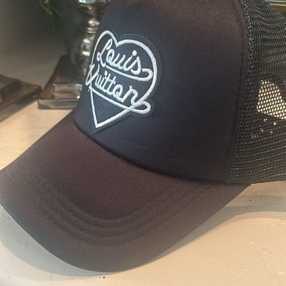 LV Vuitton trucker hat - Picture 2 of 4